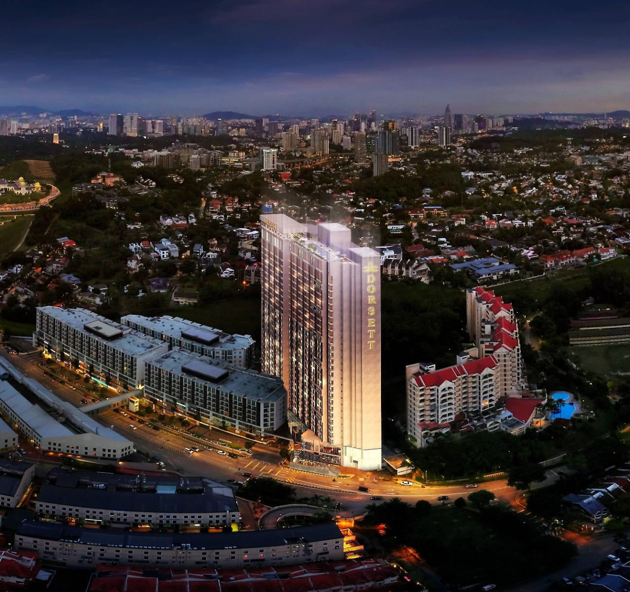 Hotel Dorsett Hartamas Kuala Lumpur Esterno foto The 38-storey residential tower